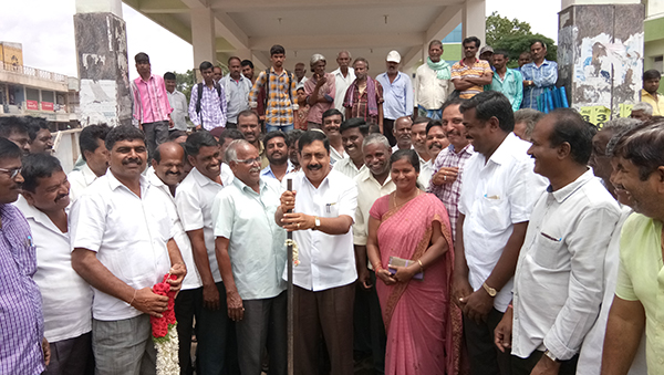 ಹನೂರು: ಕುಡಿಯುವ ನೀರಿನ ಘಟಕ ಕಾಮಗಾರಿಗೆ ಭೂಮಿಪೂಜೆ